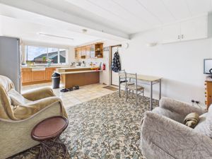 Kitchen Diner- click for photo gallery